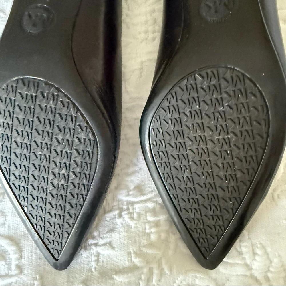 Michael KORS Black Leather Kitten Heel Pumps Size 6
